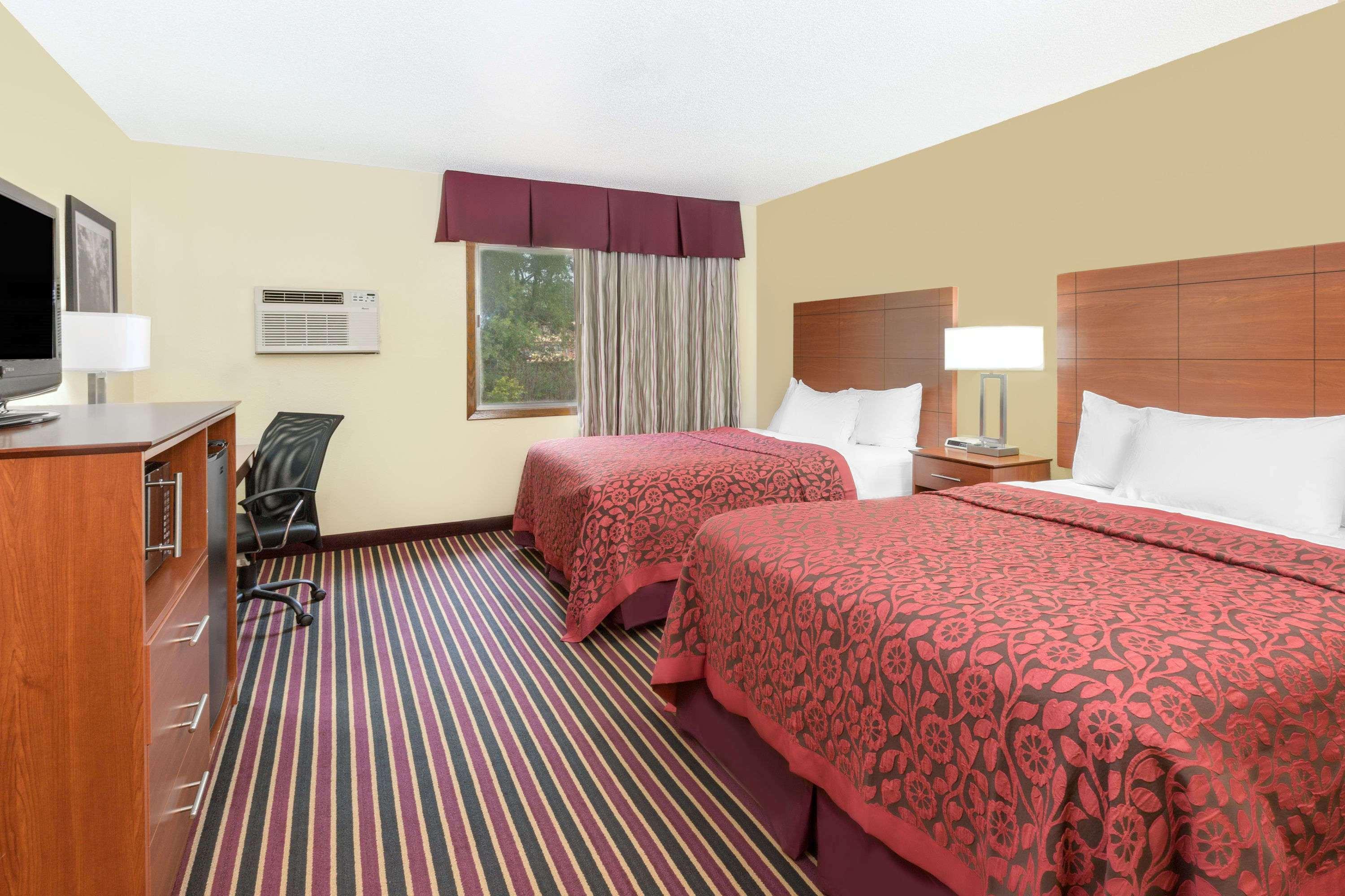 Days Inn By Wyndham Newton Extérieur photo