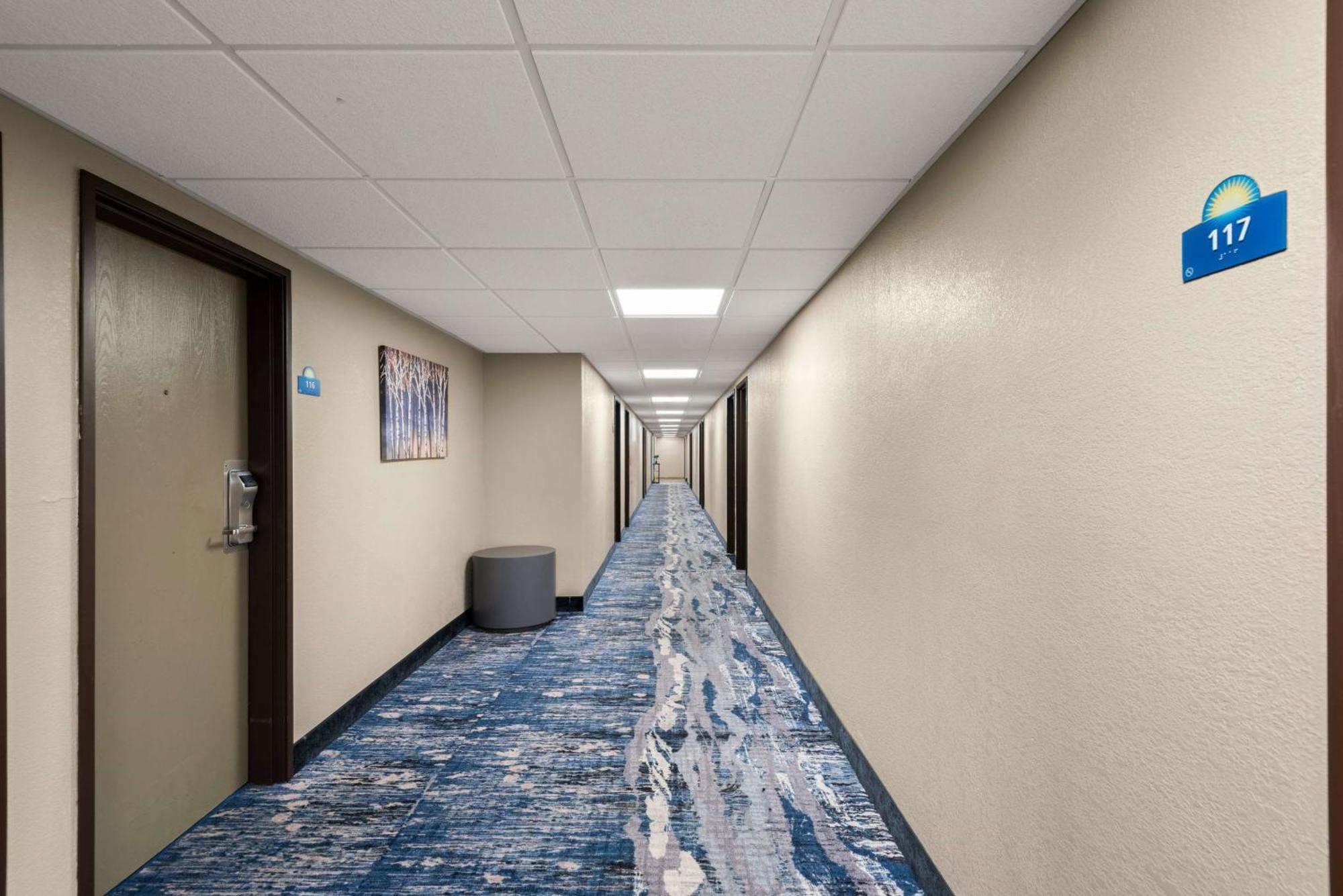 Days Inn By Wyndham Newton Extérieur photo