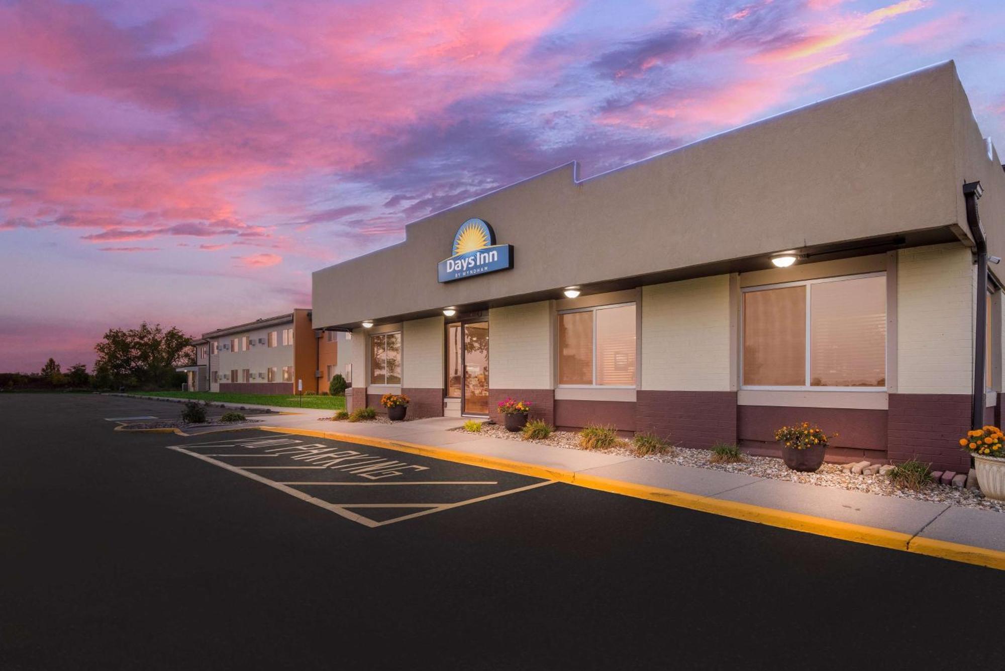 Days Inn By Wyndham Newton Extérieur photo