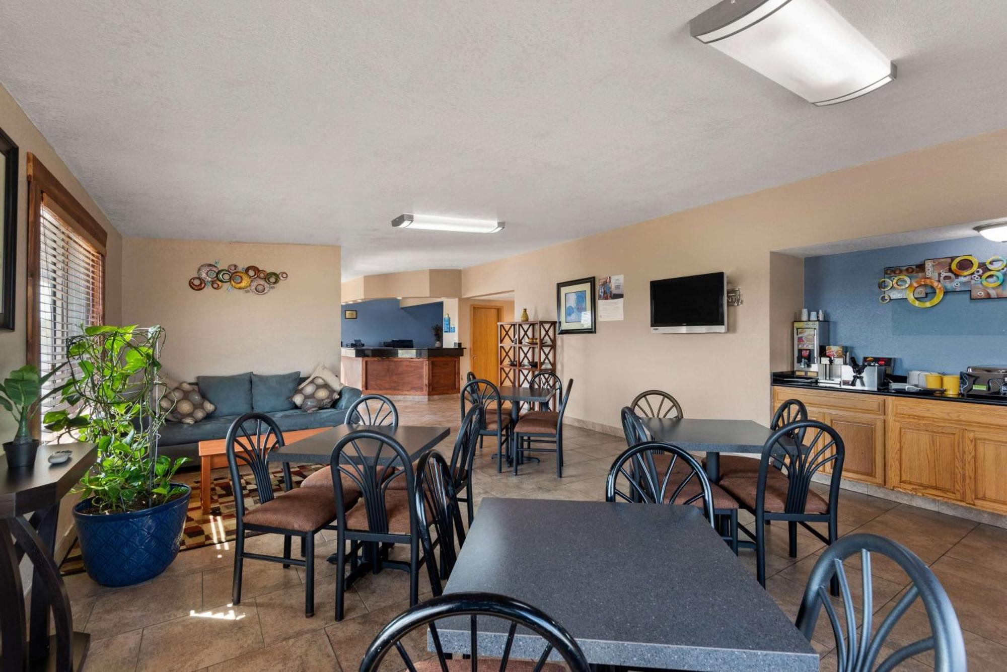 Days Inn By Wyndham Newton Extérieur photo