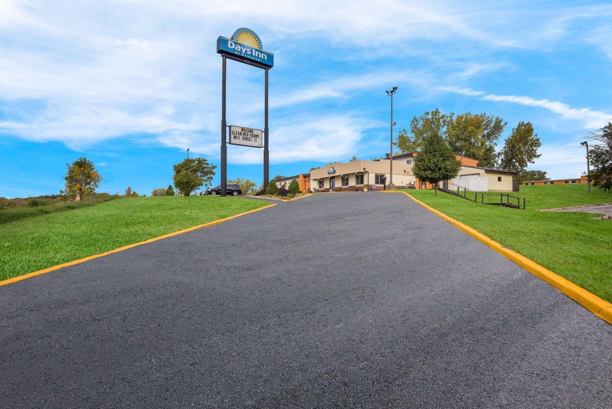 Days Inn By Wyndham Newton Extérieur photo