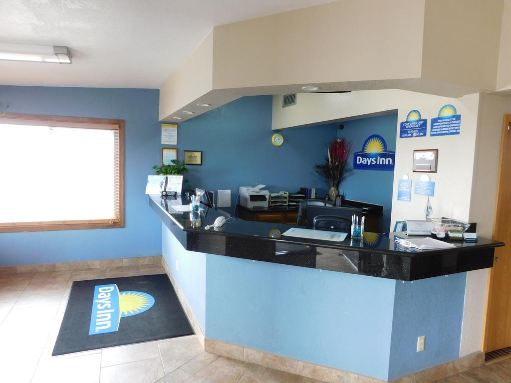 Days Inn By Wyndham Newton Extérieur photo